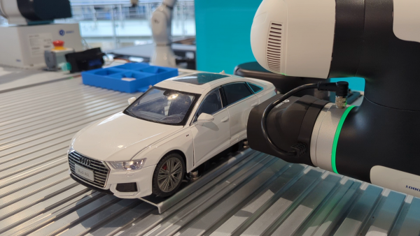 Module d'apprentissage de la robotique - Production de voitures pour Dobot et Universal Robots