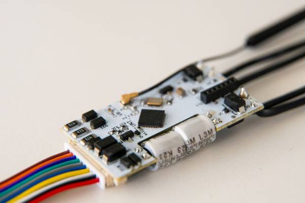 Shelly · Unterputz · "Plus Uni" · Universalmodul · Messfunktion · WLAN